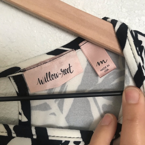 Willow & Root top Buckle brand Size M - Picture 2 of 6